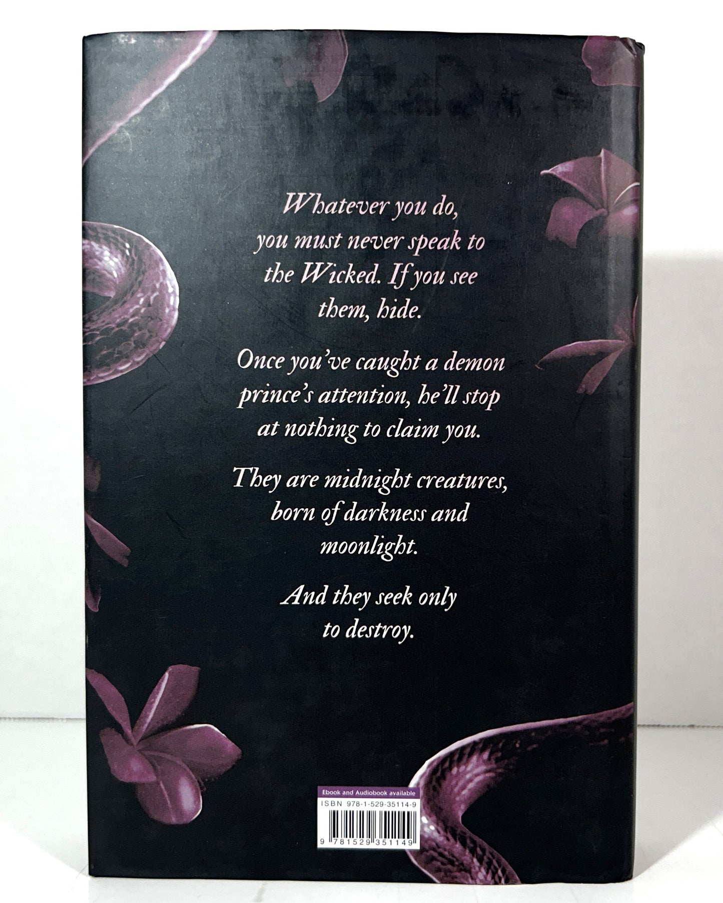Kingdom of the Wicked (Kingdom of the Wicked #1) by Kerri Maniscalco 2020 SIGNED Fairyloot Exclusive
