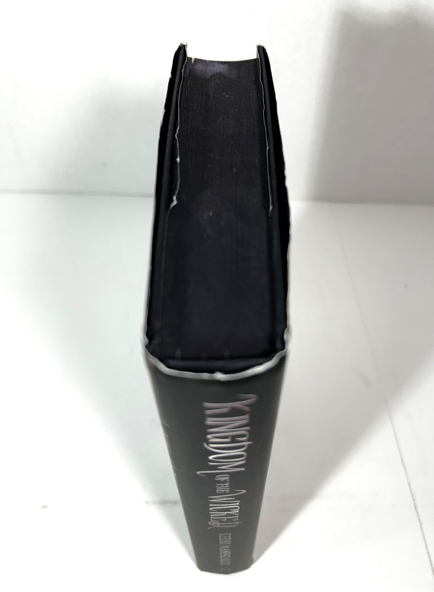 Kingdom of the Wicked (Kingdom of the Wicked #1) by Kerri Maniscalco 2020 SIGNED Fairyloot Exclusive