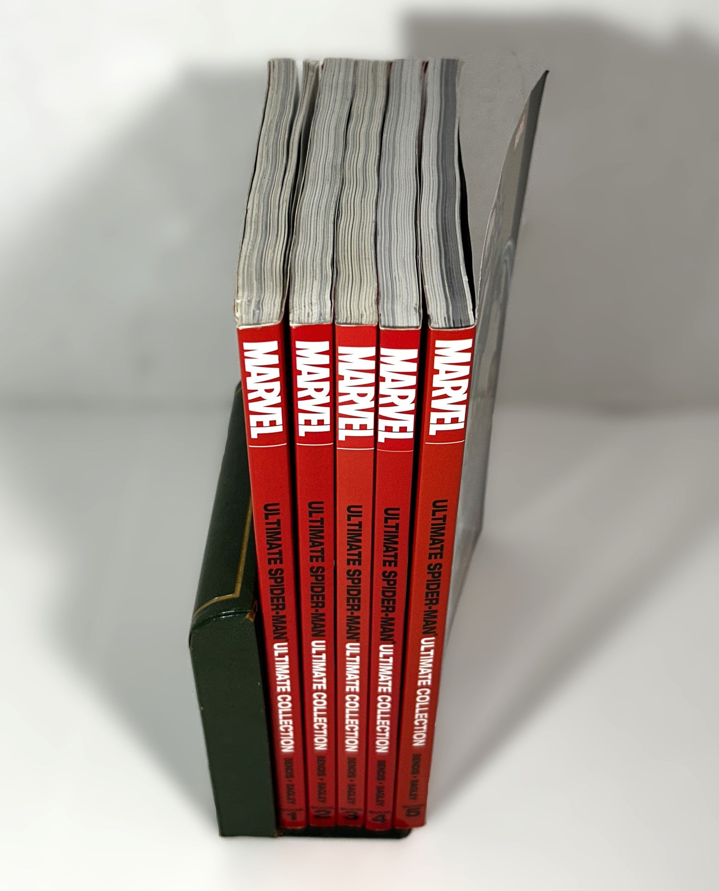 Set of 5 Marvel Ultimate Spider-Man by Bendis & Bagley 2015-2018 Ultimate Collection