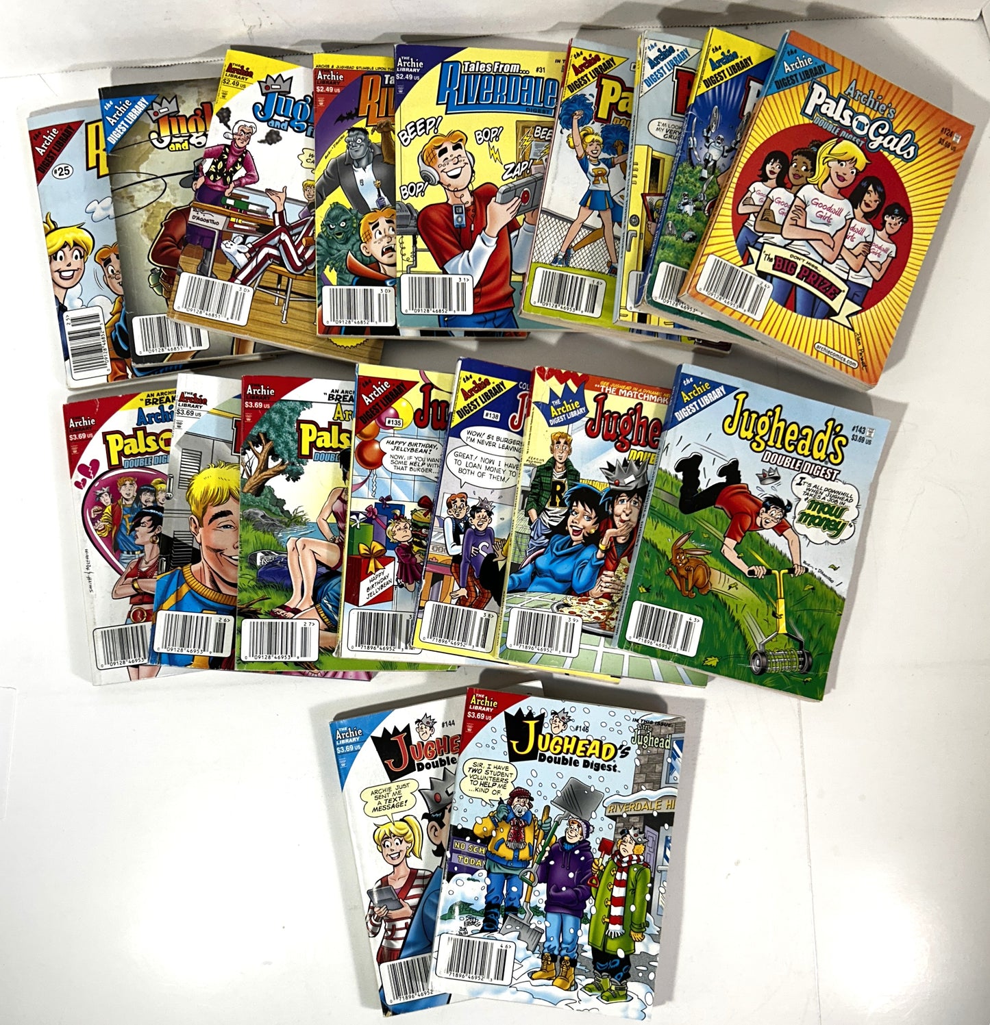 Lot of 38 Archie Digests circa 2000s