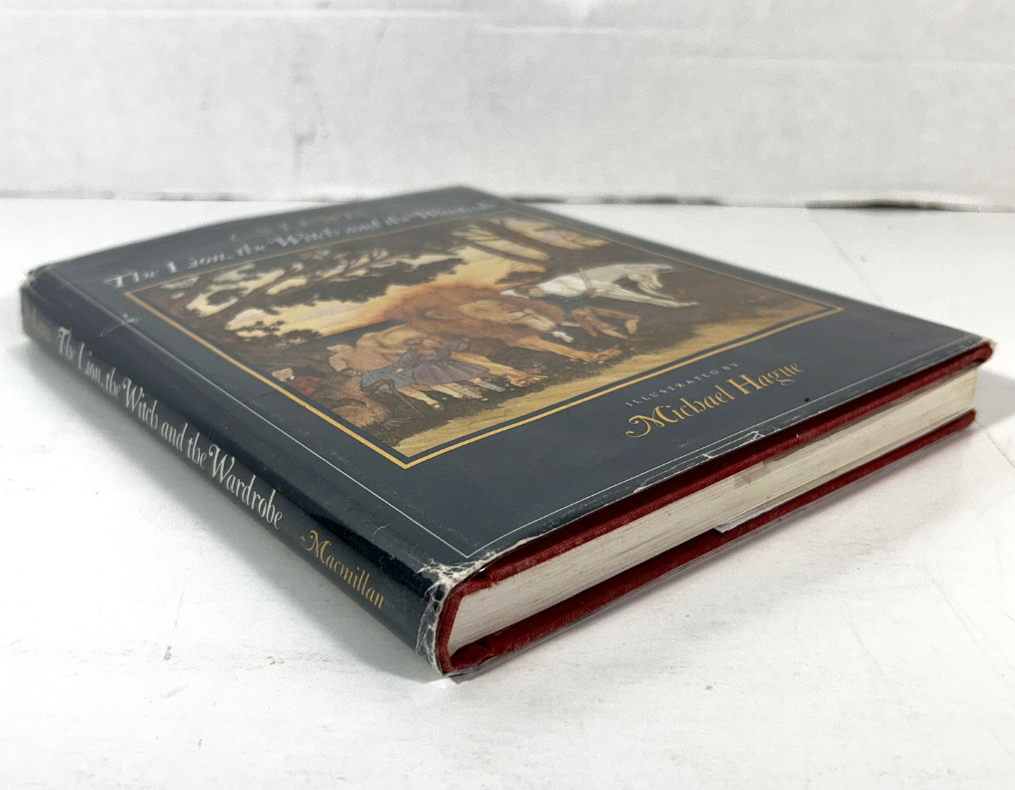 The Lion The Witch & The Wardrobe by CS Lewis 1983 Illustrated by Michael Hague