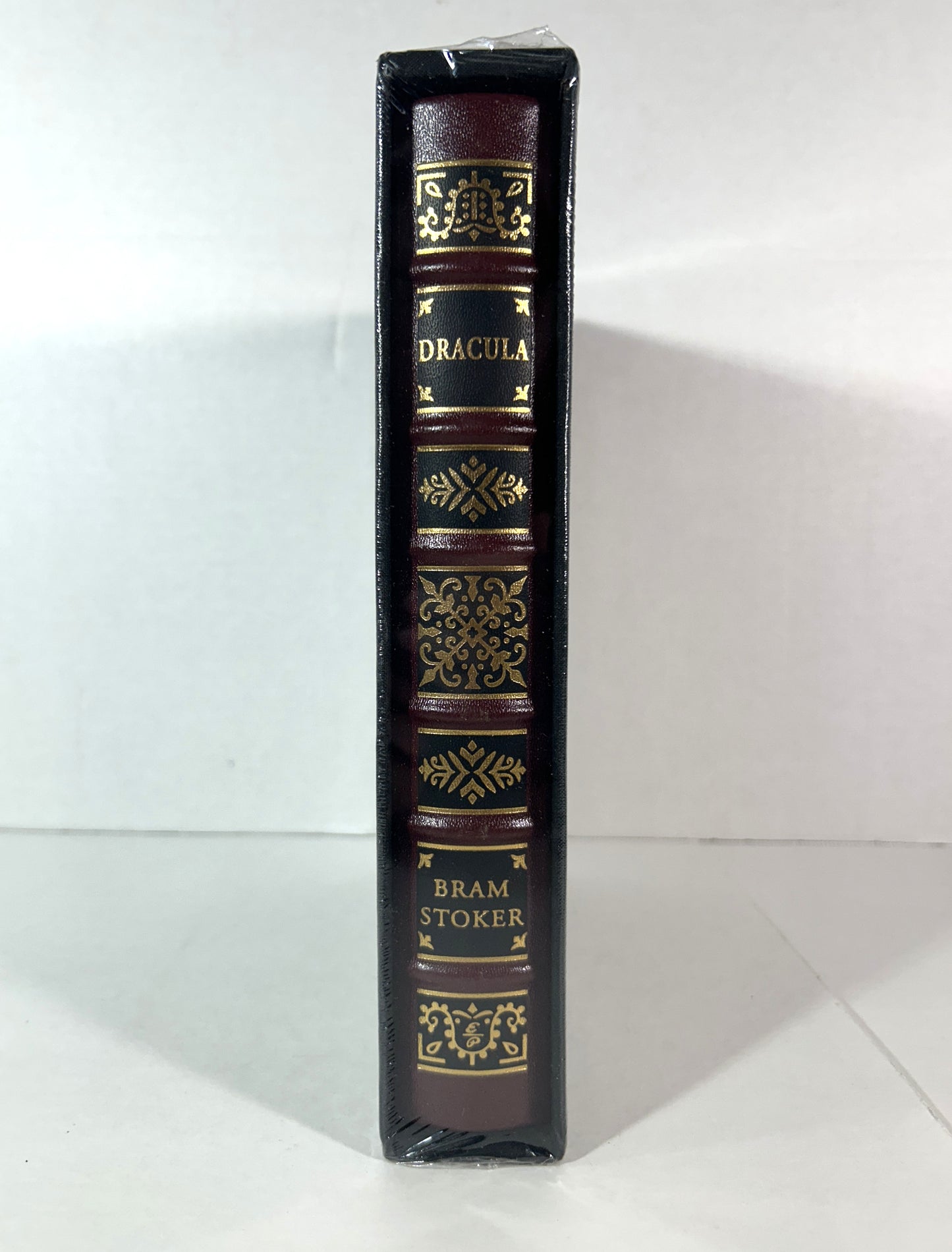 Easton Press: Dracula by Bram Stoker SIGNED by Illustrator SEALED