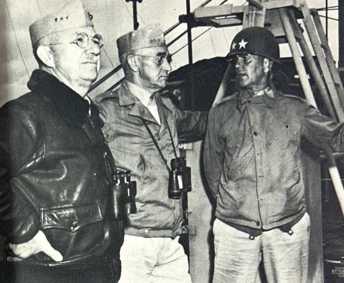 Landmark #118: Battle for Iwo Jima by Robert Leckie 1967
