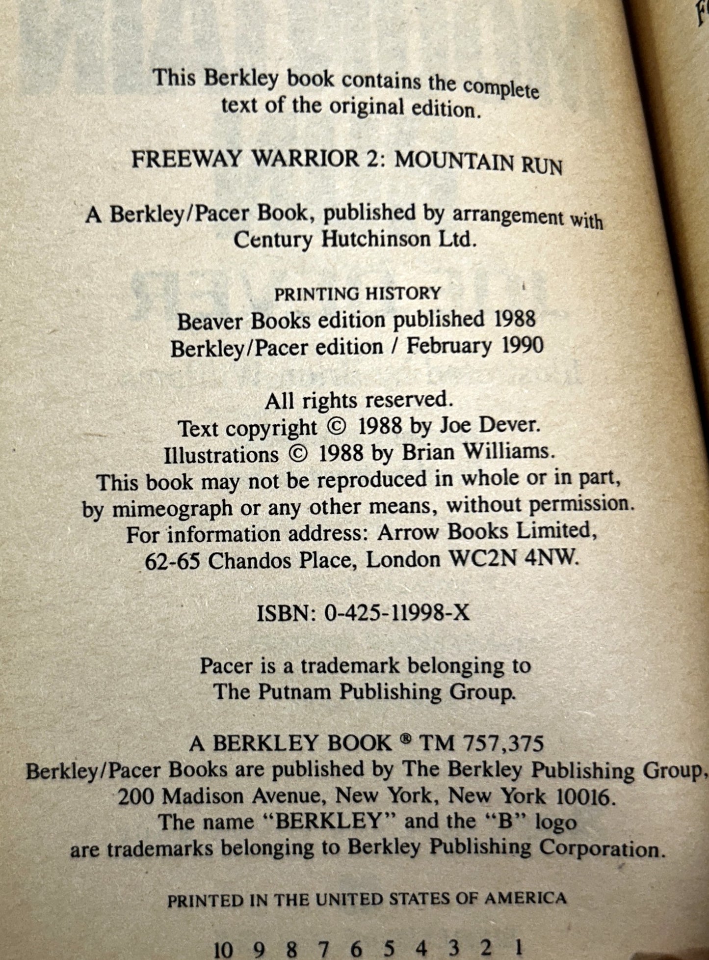 Mountain Run (Freeway Warrior #2) by Joe Dever 1990