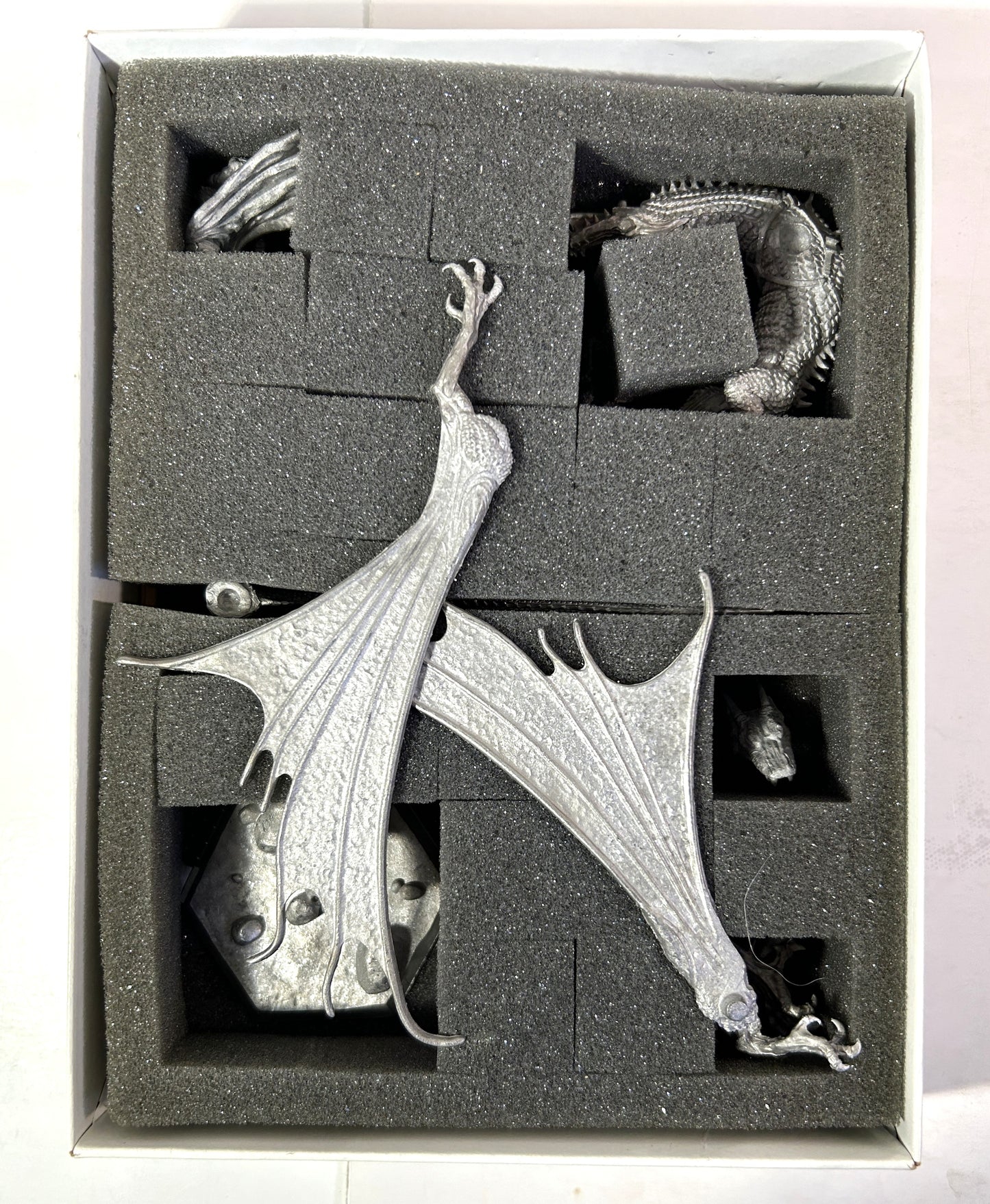 Official Advanced Dungeons & Dragons: Dragon Lance Miniatures: The Red Dragon of Krynn