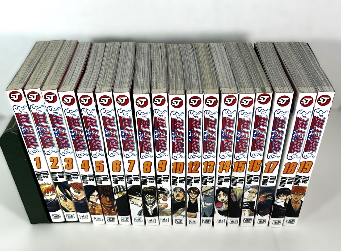 Set of 18 Bleach by Tite Kubo 2008 #1-10, #12-19