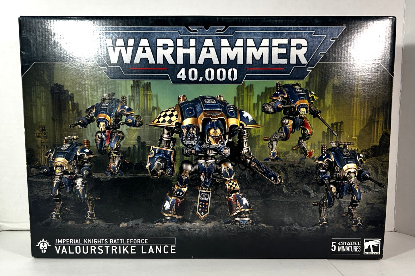 Warhammer 40,000: Imperial Knights Battleforce: Valourstrike Lane 5 Miniatures