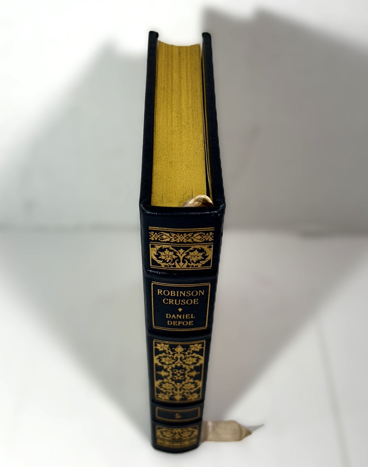 Easton Press: Robinson Crusoe by Daniel Defoe 1976