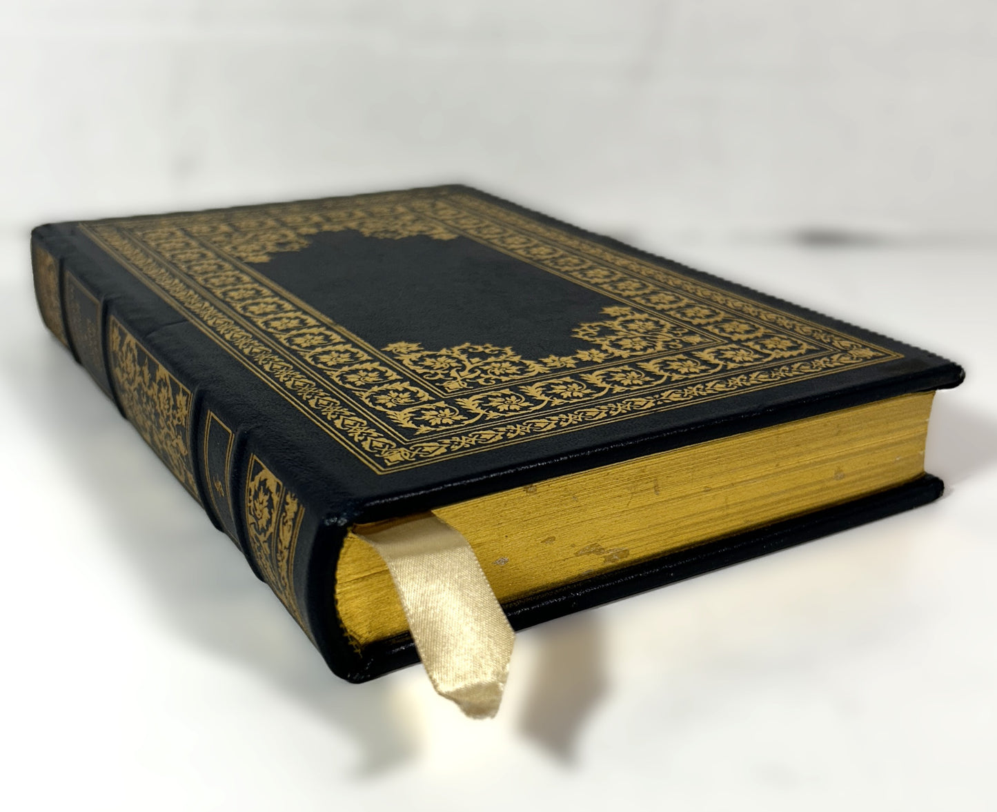 Easton Press: Robinson Crusoe by Daniel Defoe 1976
