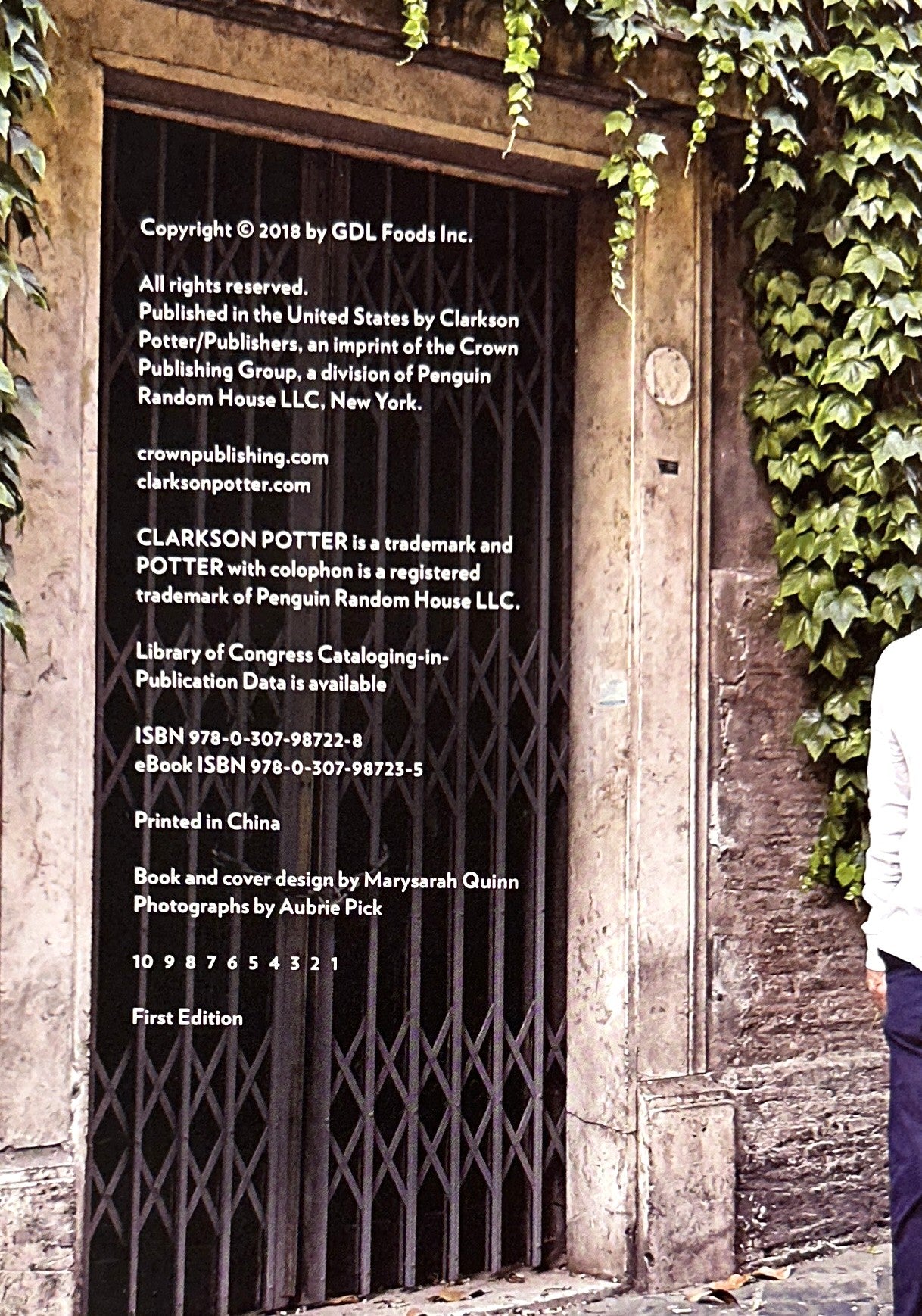 Giada's Italy: My Recipes for La Dolce Vita by Giada de Laurentiis 2018 SIGNED