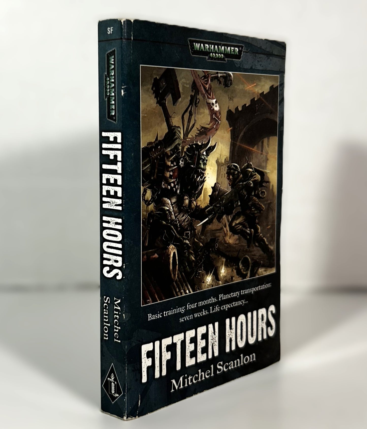 Warhammer 40,000: Fifteen Hours by Mitchel Scanlon 2005