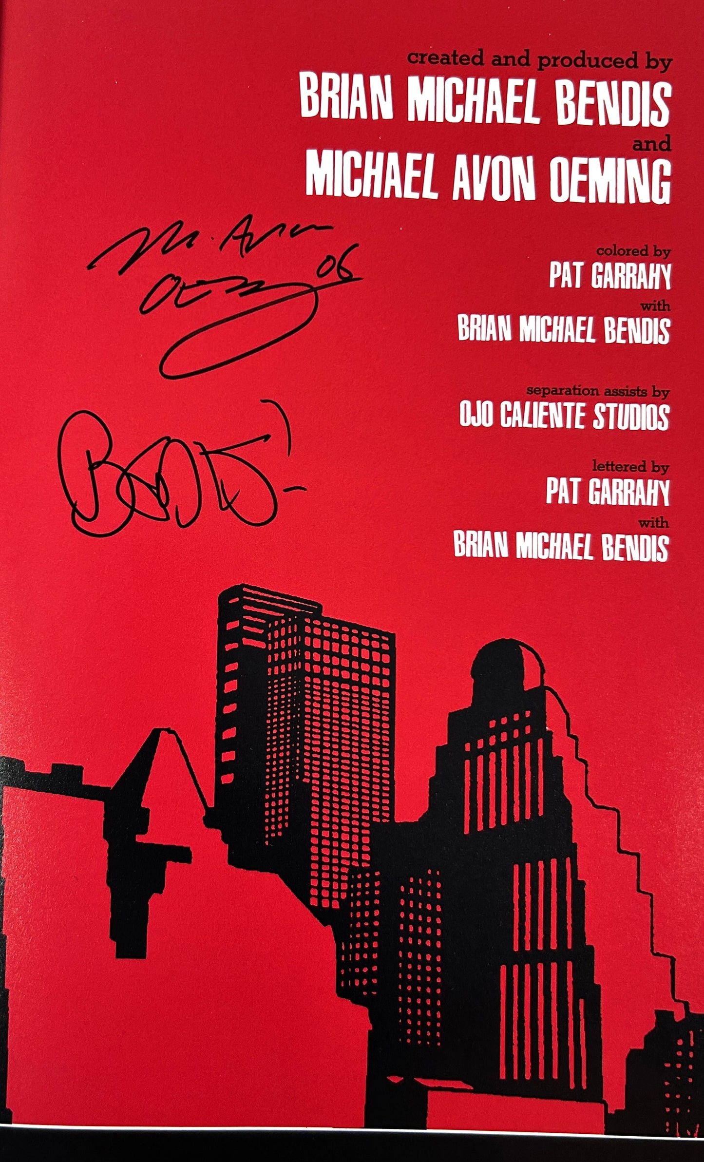 Powers: The Definitive Hardcover Collection Vol. 1 by Brian Michael Bendis 2005 1st Print SIGNED