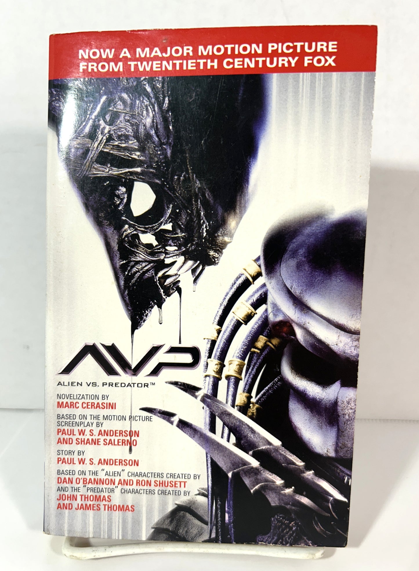 Alien vs. Predation (AVP) by Marc Cerasini 2004 1st Printing