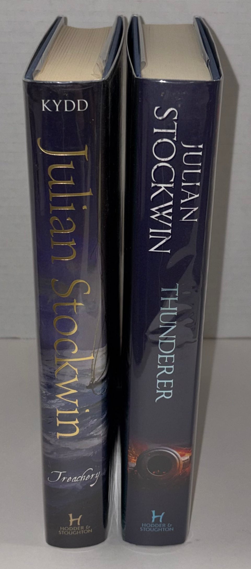spines of DJs