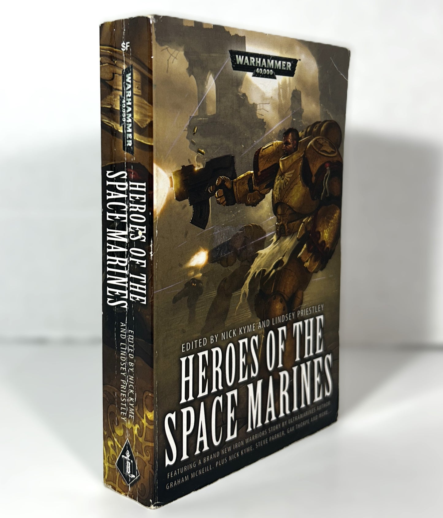 Warhammer 40,000: Heroes of the Space Marines by Nick Kyme & Lindsey Priestley 2009