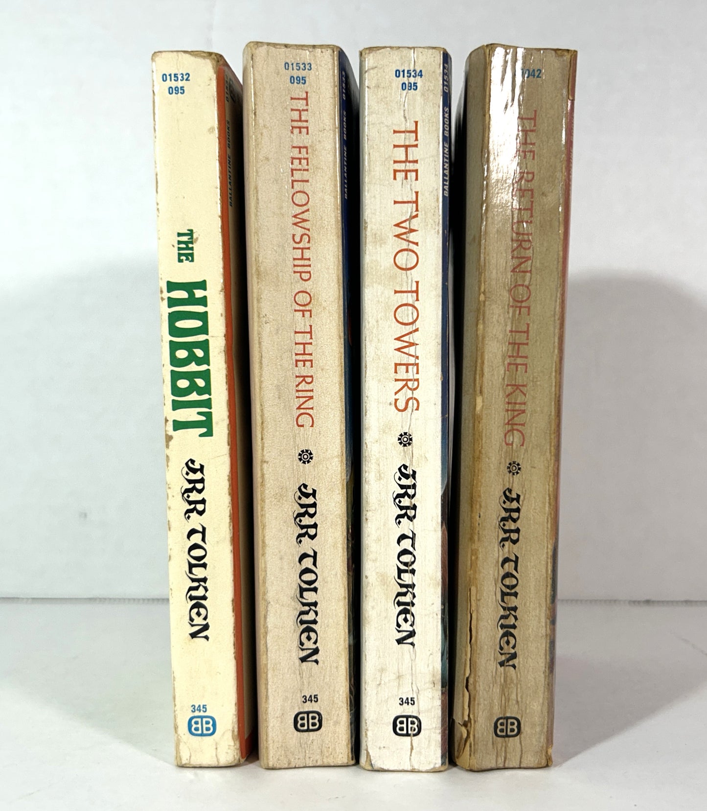 The Hobbit + Complete Set of the Lord of the Rings by RR Tolkien 1972 Remington Covers