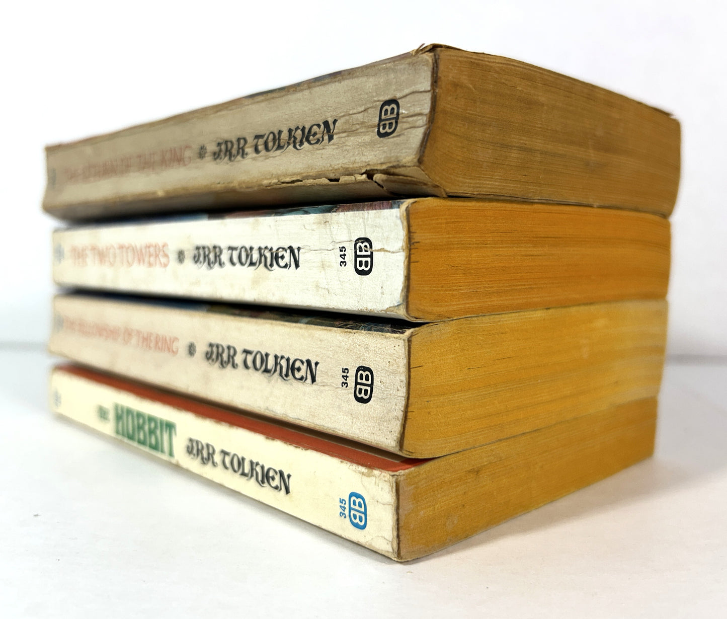 The Hobbit + Complete Set of the Lord of the Rings by RR Tolkien 1972 Remington Covers