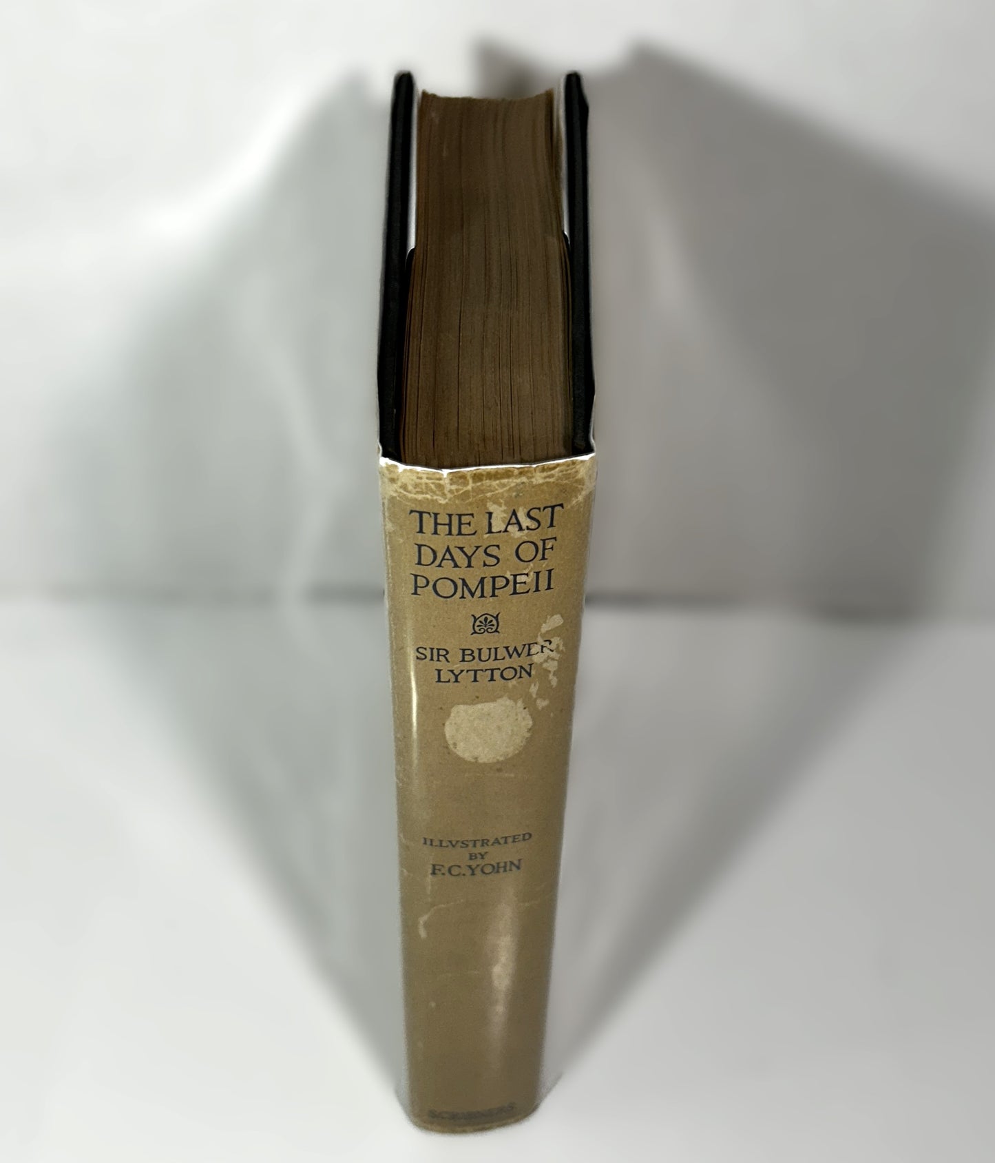 The Last Days of Pompeii by Bulwer Lytton illus by FC Yohn 1926 1st Ed