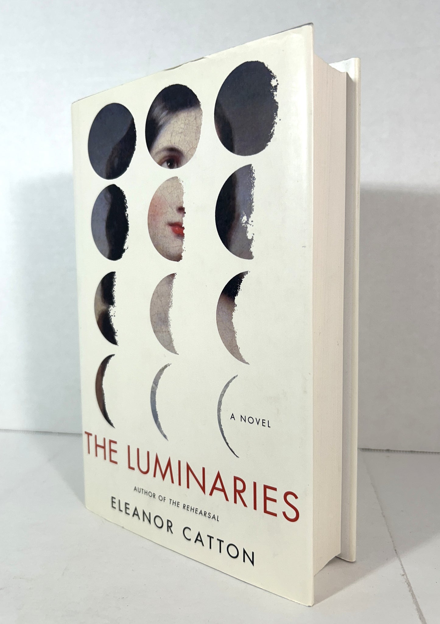 The Luminaries by Eleanor Catton 2013 SIGNED 1st Edition