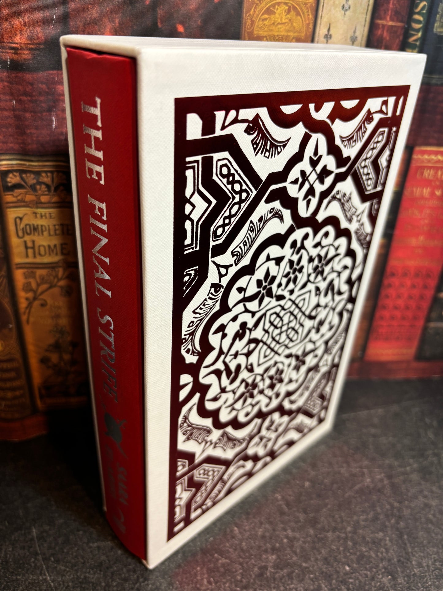 The Final Strife by Saara El-Arifi SIGNED & Numbered #1217/2000 1st Edition w/ Slipcase