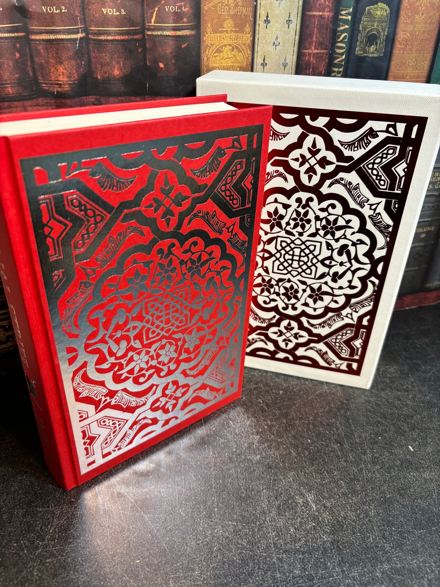 The Final Strife by Saara El-Arifi SIGNED & Numbered #1217/2000 1st Edition w/ Slipcase