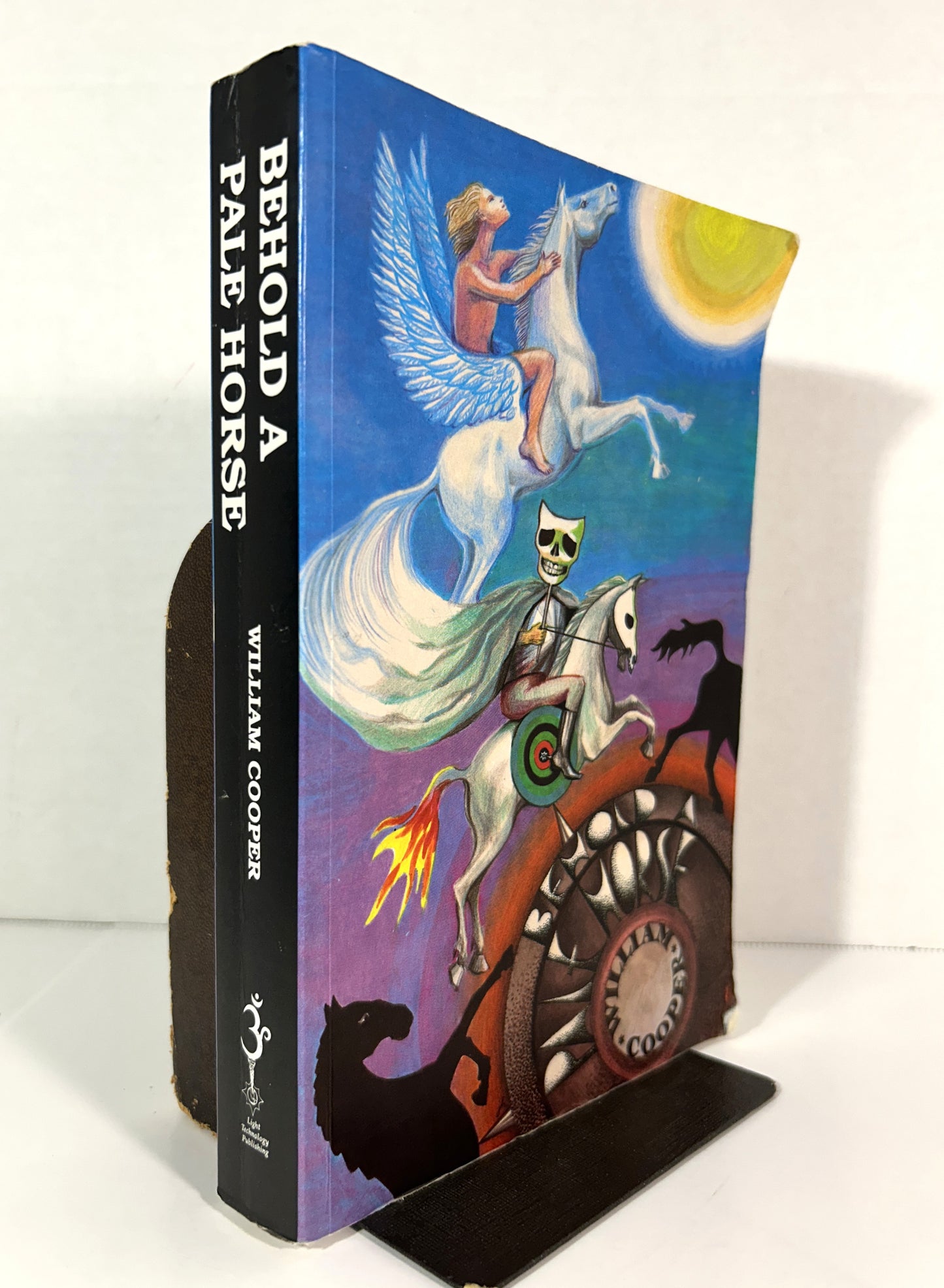 Behold A Pale Horse by William Cooper 1991 Unrevised 500 pg Edition w/ Trilateral Fold-Out