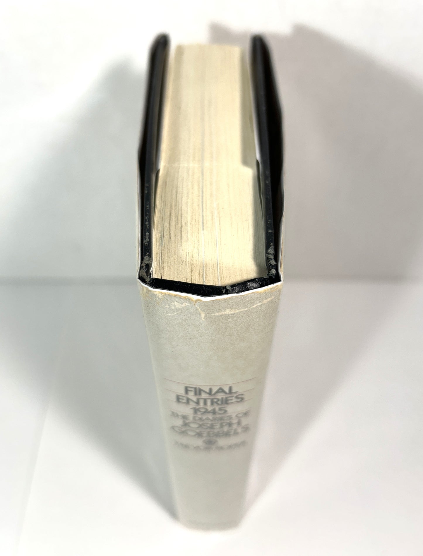 Final Entries 1945: The Diaries of Joseph Goebbels edited by Hugh Trevor-Roper 1978 Book Club Edition