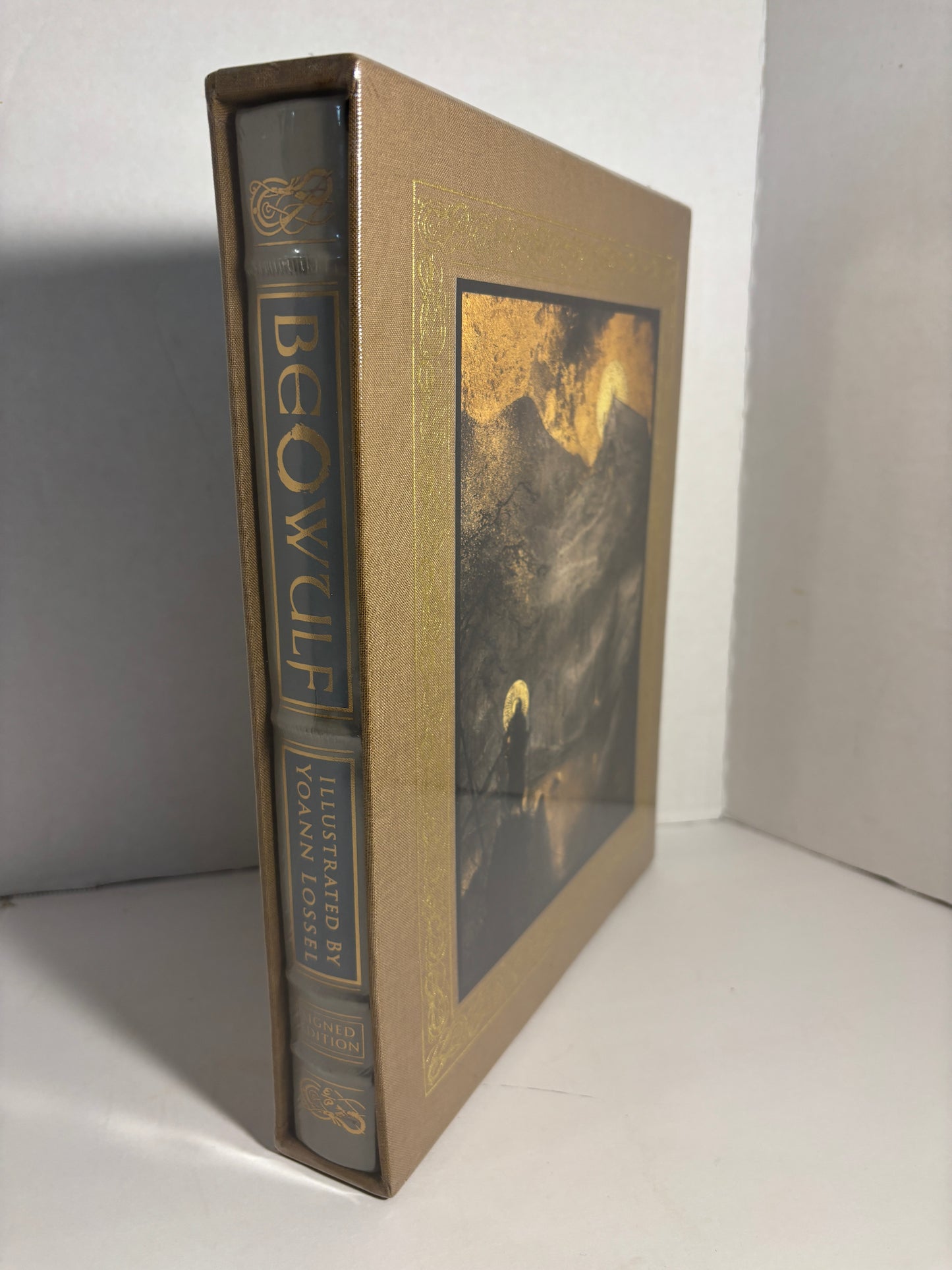 Easton Press Beowulf NEW & SEALED Deluxe Limited Edition SIGNED by Illustrator