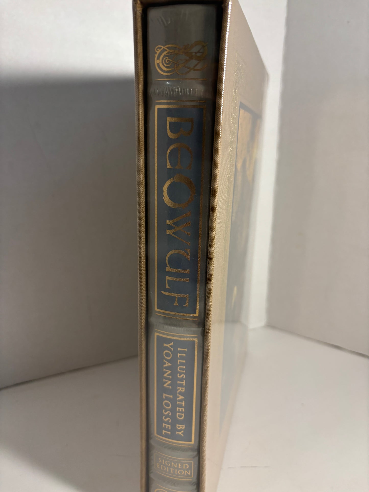 Easton Press Beowulf NEW & SEALED Deluxe Limited Edition SIGNED by Illustrator