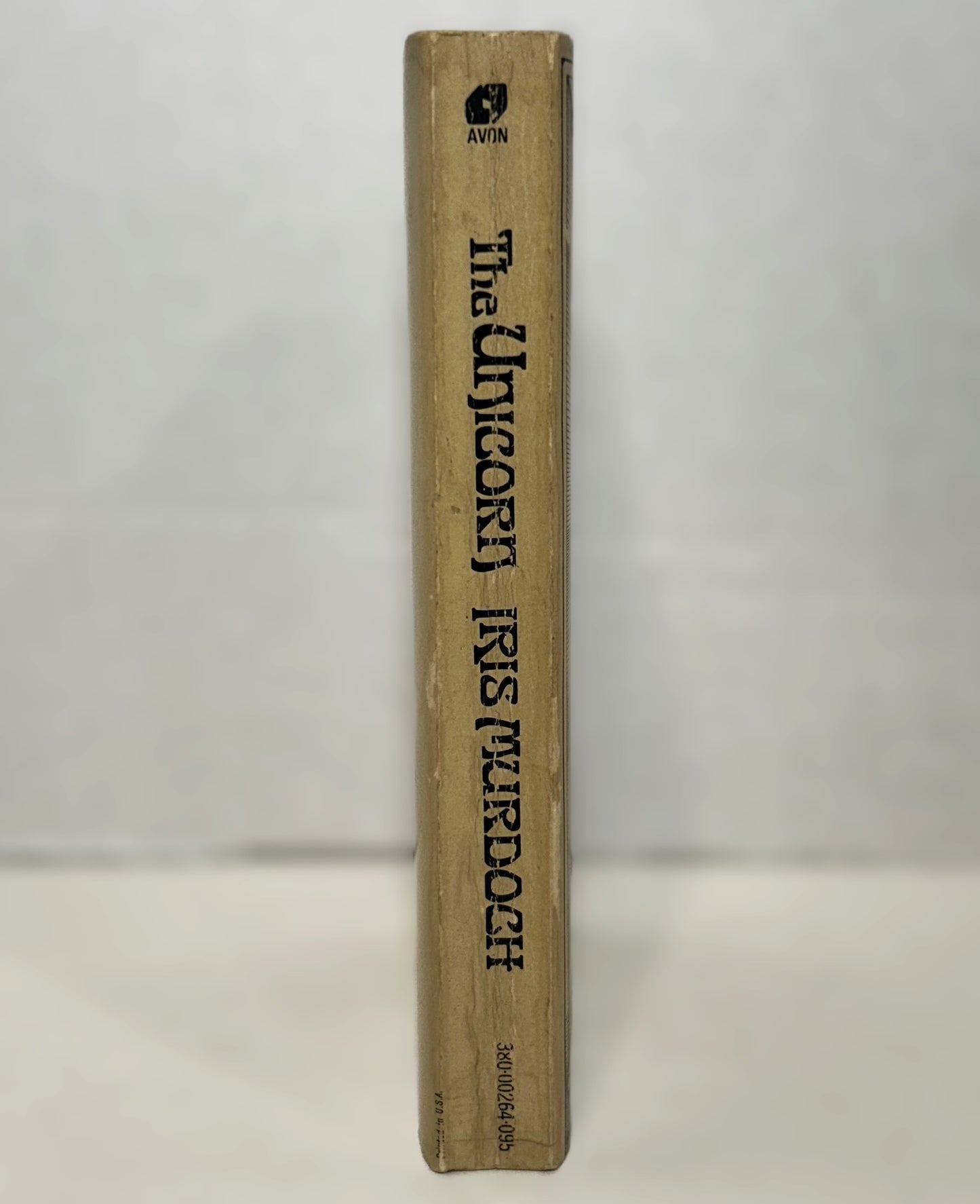 The Unicorn by Iris Murdoch 1970 Avon Books 4th Print